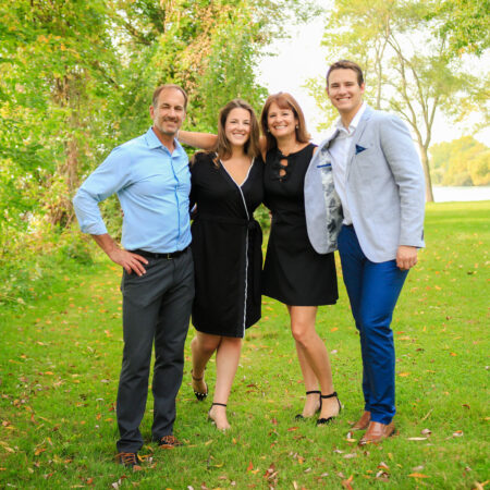 Professional Photographe couple, fiançailles, lifestyle photographer engagement, , anniversaire, Grossesse, Montreal, Laval Longueuil, price photograpy, prix photographie,