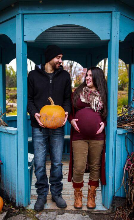 Professional Photographe couple, fiançailles, lifestyle photographer engagement, , anniversaire, Grossesse, Montreal, Laval Longueuil, price photograpy, prix photographie,