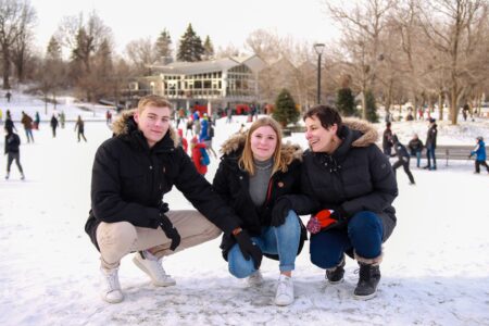 Professional Photographe couple, fiançailles, lifestyle photographer engagement, , anniversaire, Grossesse, Montreal, Laval Longueuil, price photograpy, prix photographie,