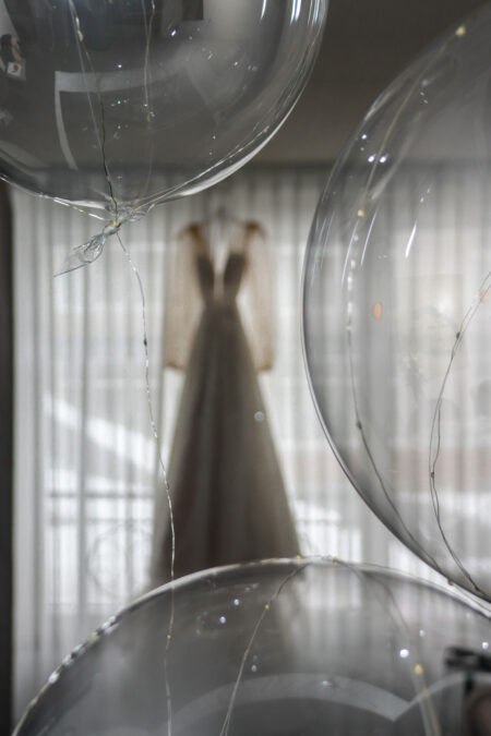 Photographe mariage civil, professional wedding photographer Montreal, Laval, Longueil, price photography, prix photographie,notaire, notary, palais de justice, courthouse marriage, salle reception, hall, room, celebrant, officiant, robe marie, bague, alliance, ring, celebration