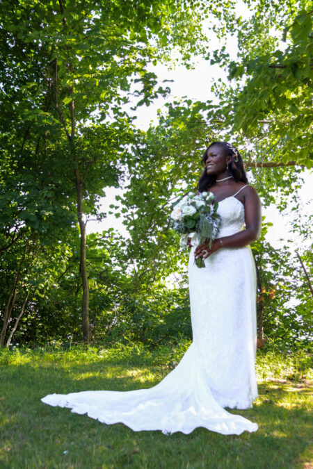 Photographe mariage civil, professional wedding photographer Montreal, Laval, Longueil, price photography, prix photographie,notaire, notary, palais de justice, courthouse marriage, salle reception, hall, room, celebrant, officiant, robe marie, bague, alliance, ring, celebration