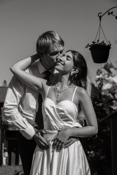Photographe mariage civil, professional wedding photographer Montreal, Laval, Longueil, price photography, prix photographie,notaire, notary, palais de justice, courthouse marriage, salle reception, hall, room, celebrant, officiant, robe marie, bague, alliance, ring, celebration