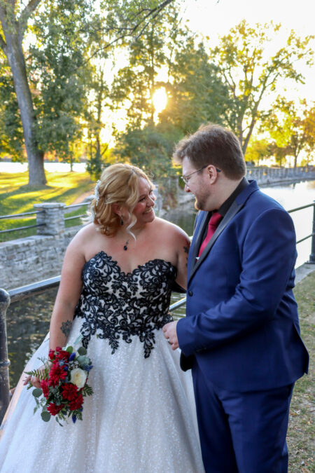 Photographe mariage civil, professional wedding photographer Montreal, Laval, Longueil, price photography, prix photographie,notaire, notary, palais de justice, courthouse marriage, salle reception, hall, room, celebrant, officiant, robe marie, bague, alliance, ring, celebration