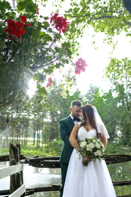 Photographe mariage civil, professional wedding photographer Montreal, Laval, Longueil, price photography, prix photographie,notaire, notary, palais de justice, courthouse marriage, salle reception, hall, room, celebrant, officiant, robe marie, bague, alliance, ring, celebration